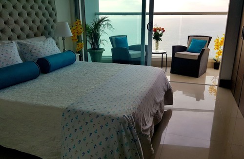Bocagrande Apartment | Beautiful family apartment in front of the sea