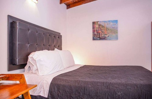 El Poblado Apartment | 6 Bedroom Ac House 7 bathrooms