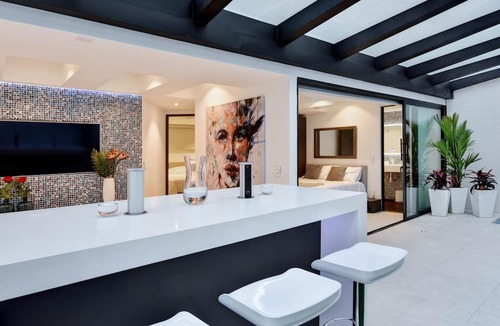 Zona Rosa Apartment | Parque Lleras Luxury 3 br apartment with private pool and jacuzzi