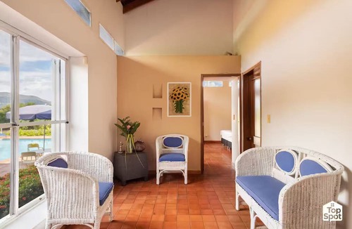Tocaima Villa | ¡TopSpot® privado con lago de pesca en Tocaima!