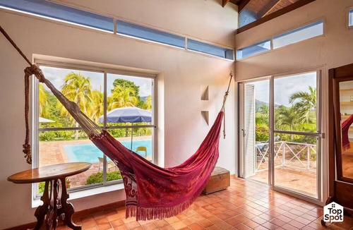 Tocaima Villa | ¡TopSpot® privado con lago de pesca en Tocaima!