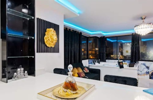 El Laguito Apartment | Luxury SkyView Jacuzzi Suite City Night Lights Sunrise Ocean&Palm tree views