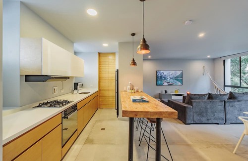 Lalinde Apartment | Top Duplex PH | Jacuzzi & AC in Provenza