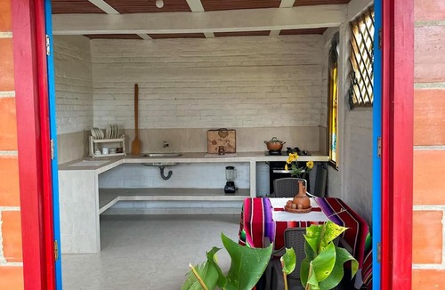 Dagua Cabin | A cabin nestled among the mountains, birds, and a magical view in El Queremal