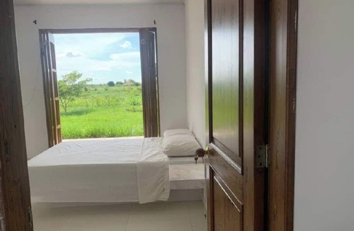 Menegua House | White House