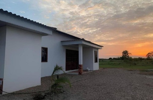 Menegua House | White House