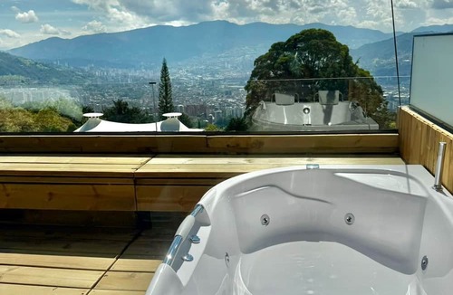 Medellin Villa | Vista Hotel Medellin