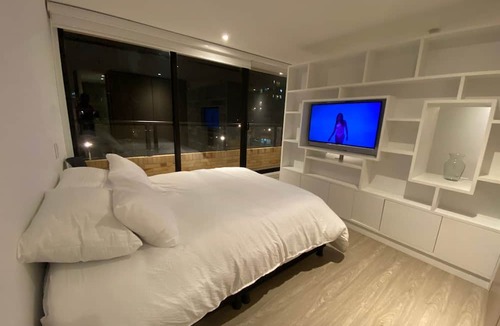 Chapinero Apartment | ILLUMINATED WITH BALCONY WIFI GYM CHAPINERO