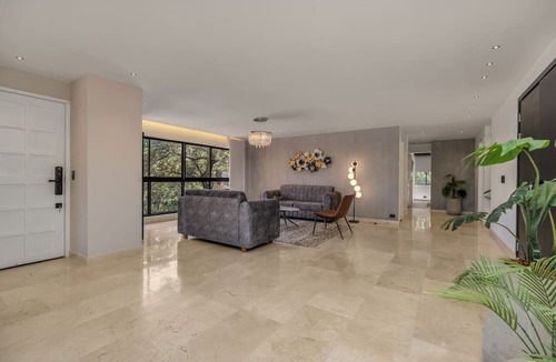 El Poblado Apartment | Luxury 3BR Retreat, Private Jacuzzi, Nightclub &AC