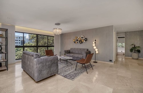El Poblado Apartment | Luxury 3BR Retreat, Private Jacuzzi, Nightclub &AC