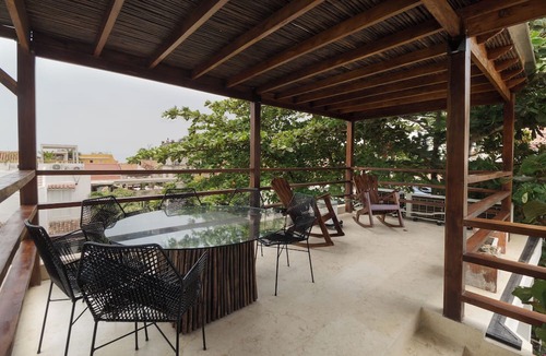 Centro Apartment | The room distribution is: Room 1- Double bed Room 2- King Bed Living Room - Sofa Bed