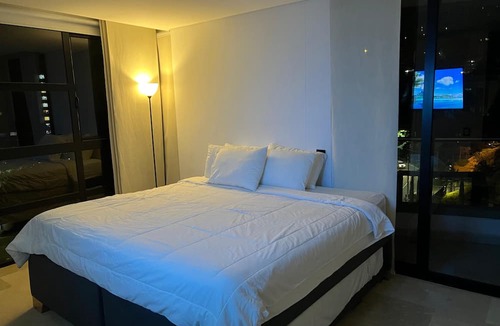 El Castillo Apartment | Apartamento Moderno con Piscina y Espectacular Vista en Todo el Barrio Poblado