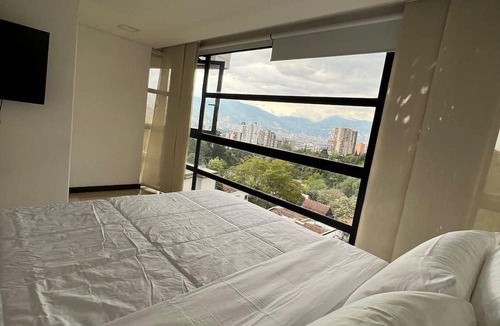 El Castillo Apartment | Apartamento Moderno con Piscina y Espectacular Vista en Todo el Barrio Poblado