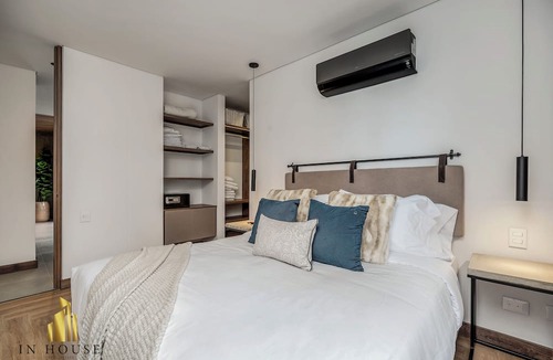 La Florida Apartment | Glamorous Living: Balcony/BBQ - Morph1202
