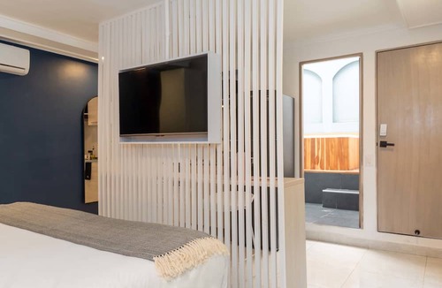 Las Lomas I Apartment | w* | Cozy Loft in El Poblado w/Jacuzzi