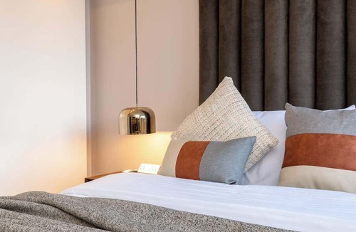 Las Lomas I Apartment | Energy Living - Ultimate Condo in Medellin!