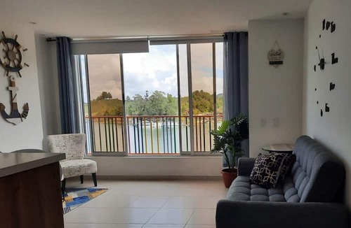 Guatape Apartment | Edificio Avenida Malecon