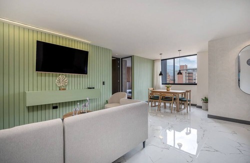 Laureles - Estadio Apartment | New Luxe apt in Laureles with AC and fast Wifi
