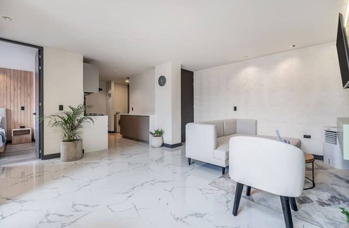 Laureles - Estadio Apartment | New Luxe apt in Laureles with AC and fast Wifi