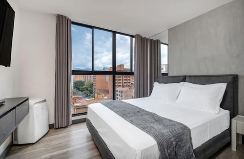 Laureles - Estadio Apartment | Luxury 7th floor apt 3BR near Laureles second park