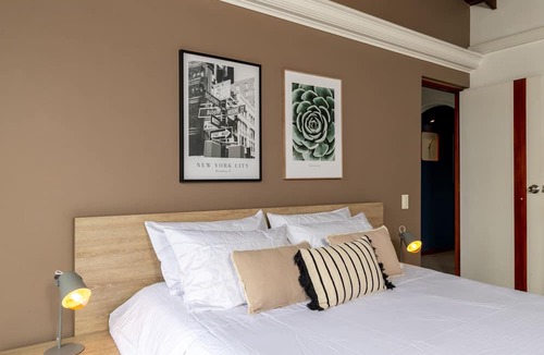 Los Naranjos Apartment | Peaceful Flat in a Prime Location near Tesoro Mall
