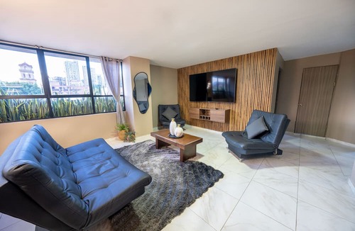 La Florida Apartment | 3 Bedroom with Arcade Machine
