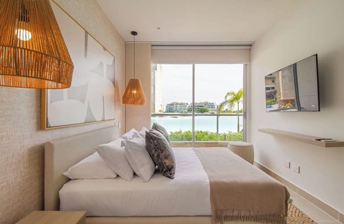 Crespo Apartment | Baia Kristal Cartagena By HostPro