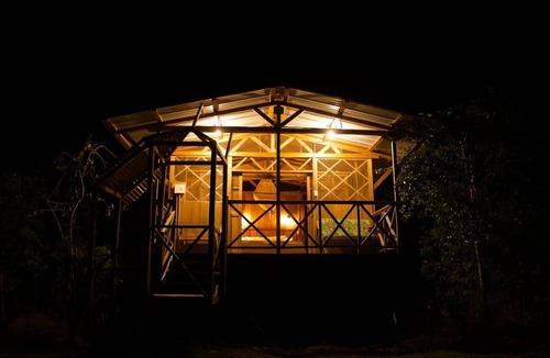 La Macarena Cabin | Cabaña El Nido: family comfort next to Caño Cristales + chef at your disposal.