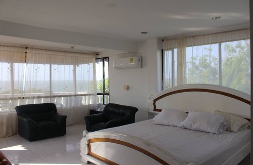 Tubara Cottage | Relax Near The Beach! 5 Bedroom Cottage with A/C & top amenities in Playa Medoza
