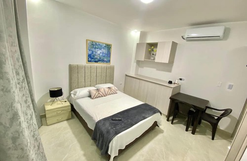 Barranquilla Apartment | Double room with balcony 300 mts from the river boardwalk