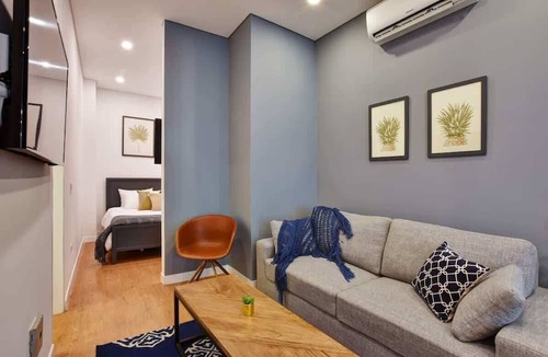 Cali Apartment | G202 - 1-Bed with Balcony & Fast WiFi by Granada