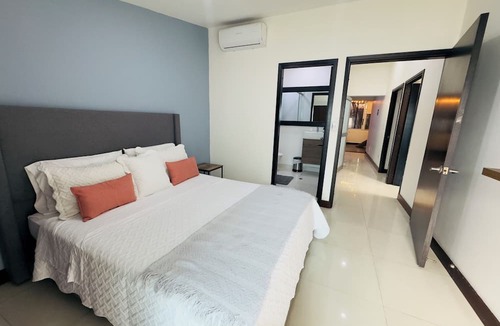 Zona Rosa Apartment | Casa Provenza Cartagena – Private Jacuzzi 3 Bedroom apartment in Provenza