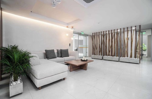 Granada Apartment | H502 Stunning 1BR Pool, Parking 24/7 Guards