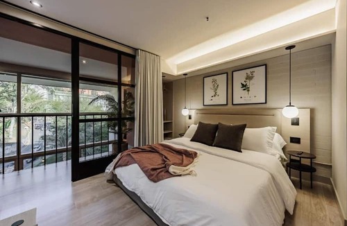 Las Lomas I Apartment | H10 Provenza