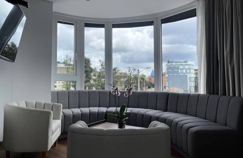Santa Ana Condo | VOU Suites by Avia Suites