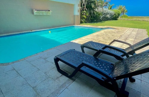 La Boquilla Villa | Oceanfront Mansion With Pool 3