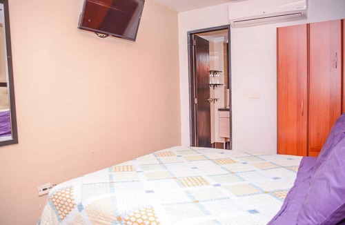 Zona Rosa Apartment | 2 Bedroom, AC, Hot Tub, 3 blocks from Parc Lleras guests no charge