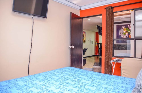 Zona Rosa Apartment | 2 Bedroom, AC, Hot Tub, 3 blocks from Parc Lleras guests no charge