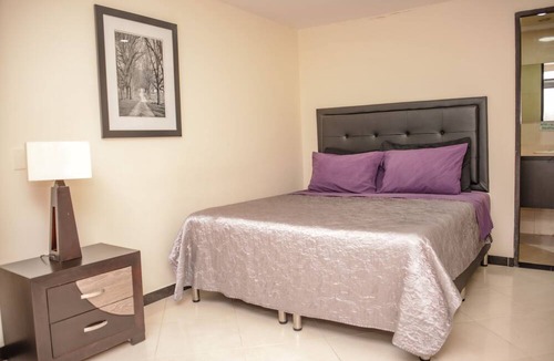 Zona Rosa Apartment | 3 Bedroom Hot Tub Apt 3 Blocks From Park Lleras. Guests no charge