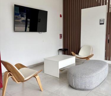 La Castellana Apartment | Modern loft with coworking on 94th Street