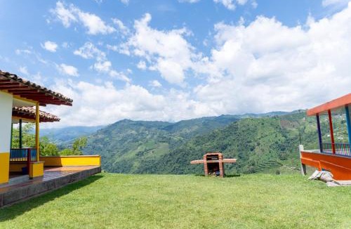 Manizales House | Finca Leonora Coffee
