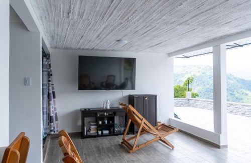 Manizales House | Finca Leonora Coffee