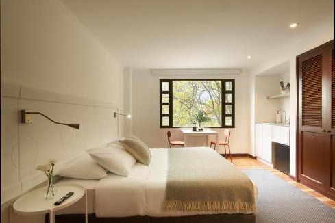 Financial District Apartment | Chic Loft Escape in Trendy Zona G 502