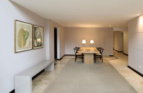 Financial District Apartment | Cosmopolitan Comfort Loft in Zona G 401