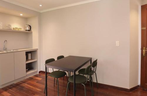 Financial District Apartment | Cosmopolitan Comfort Loft in Zona G 401