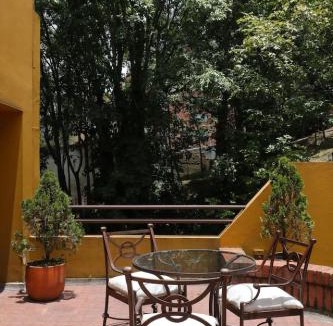Financial District Apartment | Cosmopolitan Comfort Loft in Zona G 401