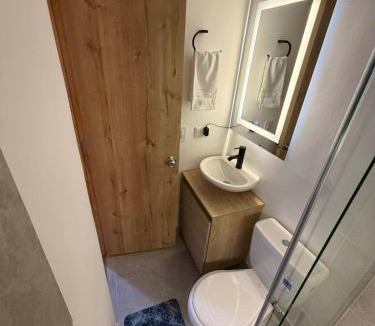 Calle 26 Apartment | Modern studio apartment near the airport