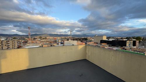 Engativa Apartment | 5 min del aeropuerto, zona empresarial calle 26, nuestro Bogota hasta 4 huéspedes