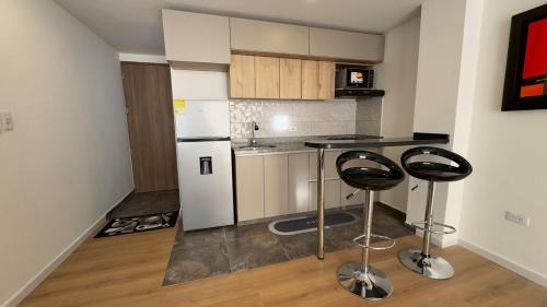 Engativa Apartment | 5 min del aeropuerto, zona empresarial calle 26, nuestro Bogota hasta 4 huéspedes