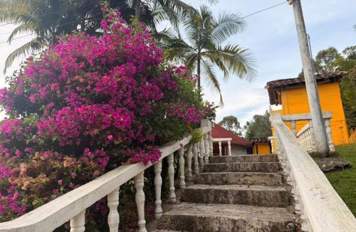 El Penol Hotel | Villa Paraiso Cabañas